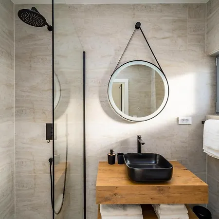 Vila Seaview Big Blue With 32sqm Heated Pool, 4 Bedrooms, And 3 Bathrooms *