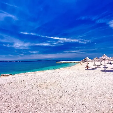 Seaview Big Blue With 32sqm Heated Pool, 4 Bedrooms, And 3 Bathrooms Vila