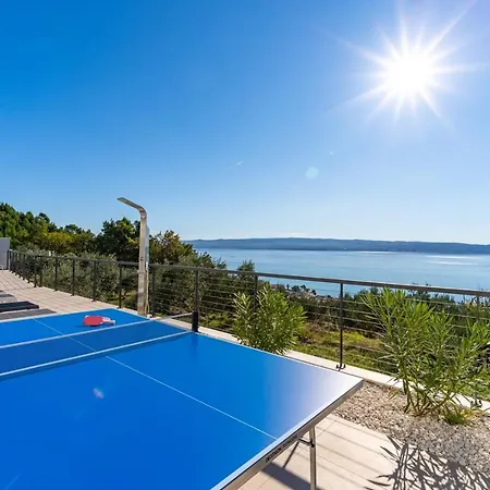 Vila Seaview Big Blue With 32sqm Heated Pool, 4 Bedrooms, And 3 Bathrooms