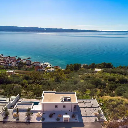 Seaview Big Blue With 32sqm Heated Pool, 4 Bedrooms, And 3 Bathrooms Vila