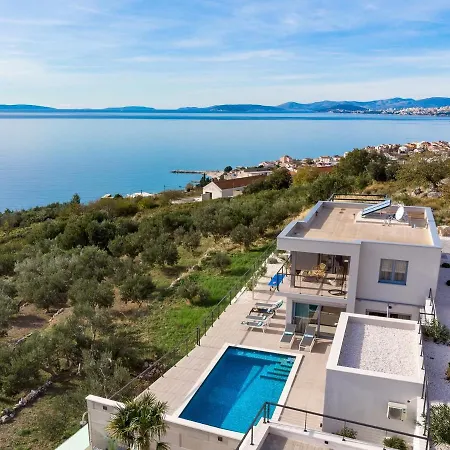 Vila Seaview Big Blue With 32sqm Heated Pool, 4 Bedrooms, And 3 Bathrooms *